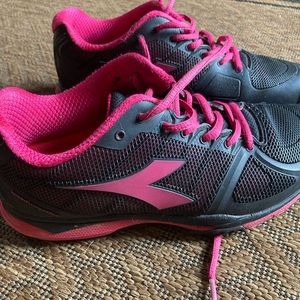 Diadora Speed Tennis Shoes